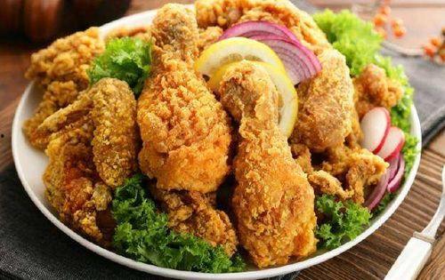 外卖员爆料炸鸡原视频,炸鸡制作全过程大曝光！  第2张